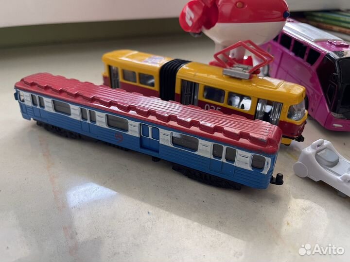 Детские машинки игрушки со звуком