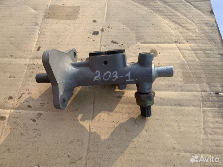 Главный тормозной цилиндр Mercedes-Benz C-Class W2