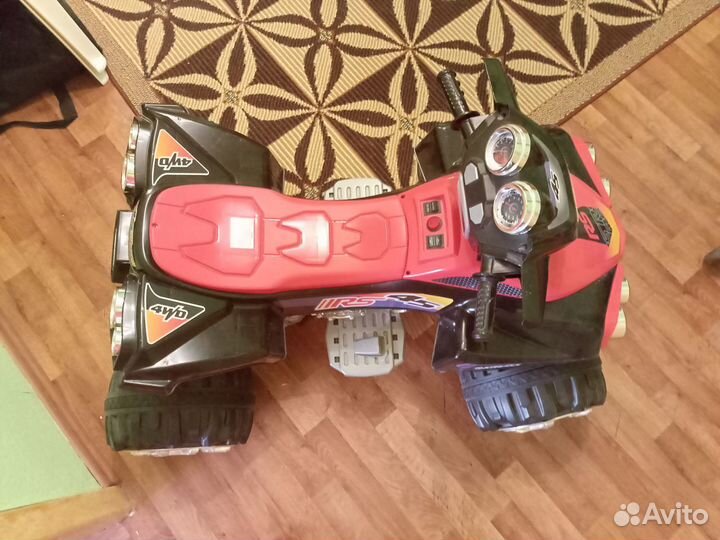 Детский квадроцикл на аккумуляторе