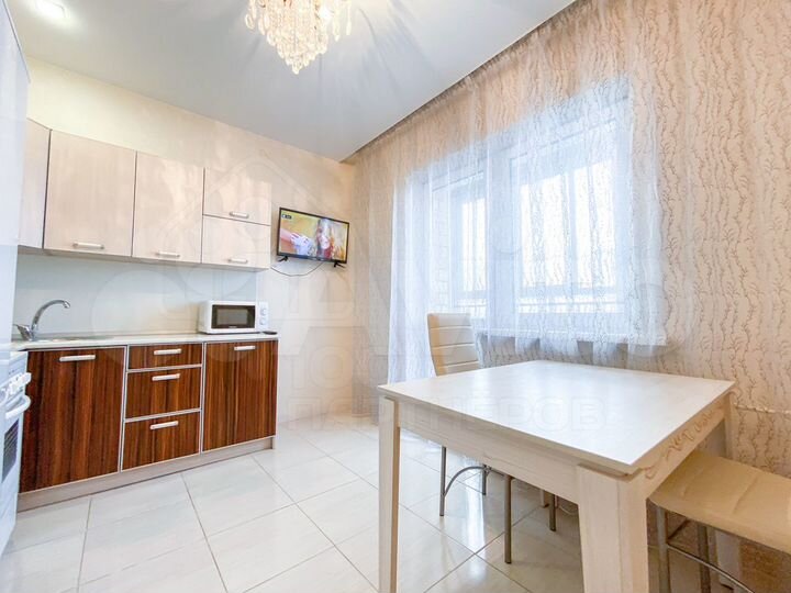 2-к. квартира, 57,2 м², 13/17 эт.