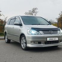 Toyota Ipsum 2.4 AT, 2002, 330 000 км, с пробегом, цена 770 000 руб.