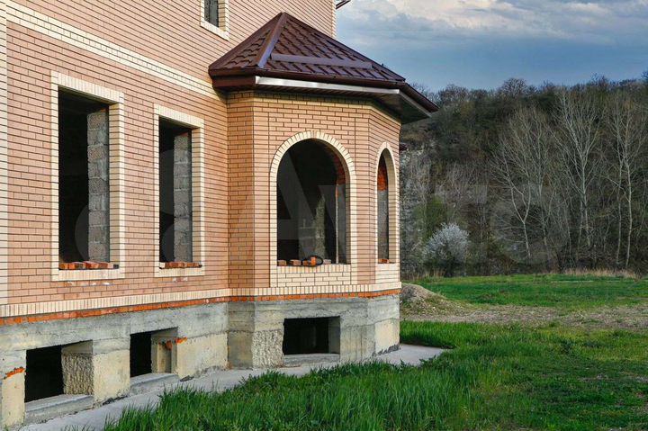 Дом 471 м² на участке 15 сот.