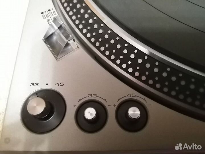 Проигрыватель винила Technics SL-1700