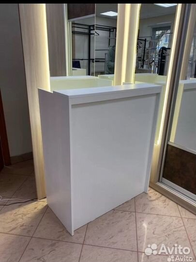 Стойка ресепшн