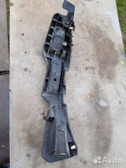 Крепления бампера заднее левое Porsche cayenne 958