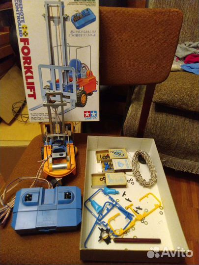 Погрузчик на пульте управления