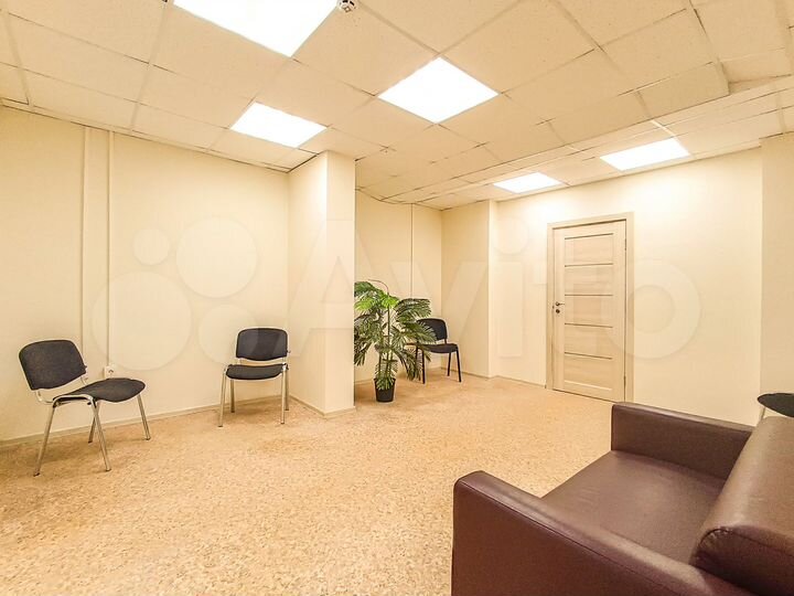 Офис, 38 м² после ремонта в центре с парковкой