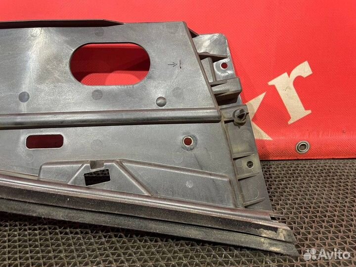 Кронштейн ручки двери правой Renault T