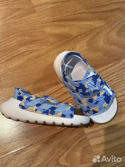 Сандали adidas 25