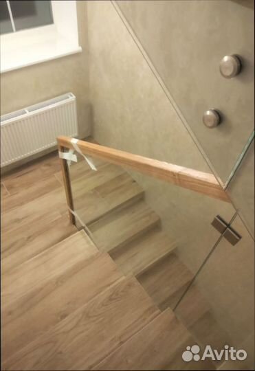 Стеклянные перила для лестниц