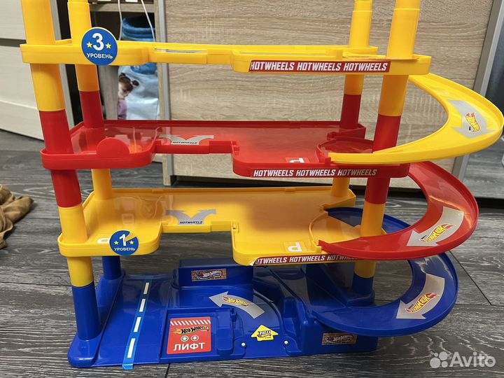 Гоночный трек hot wheels