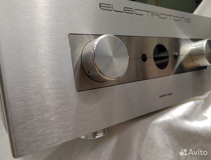 Усилитель интегральный гибридный Electrotone 200Вт