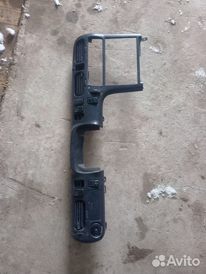 Панель торпеды Mazda 626 ge