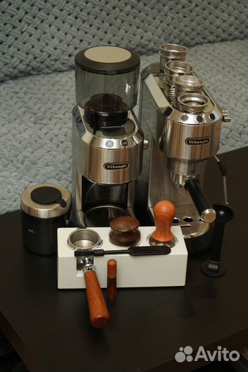 DeLonghi кофеварка EC 685 и кофемолка KG 521.M