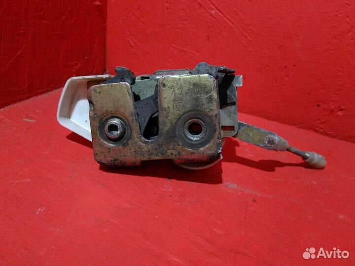 Замок двери передней левой Шкода Фелиция