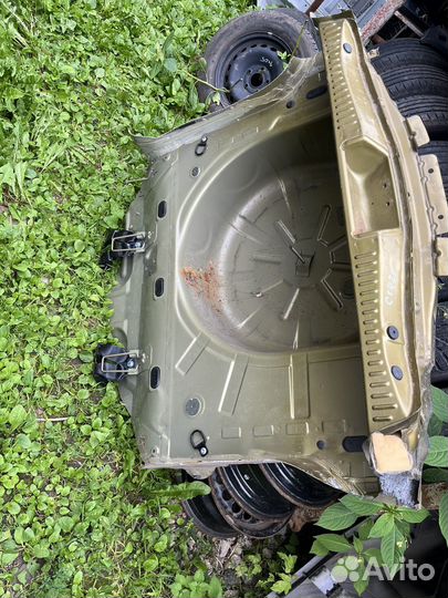 Рено сандеро задняя панель с полом