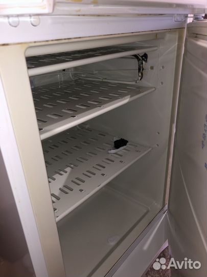 Холодильник indesit