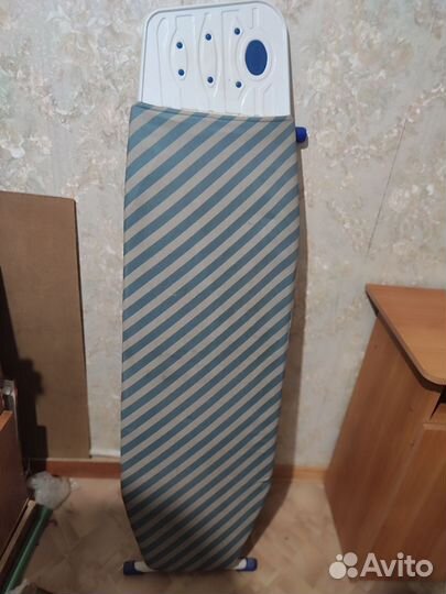 Гладильная доска с розеткой