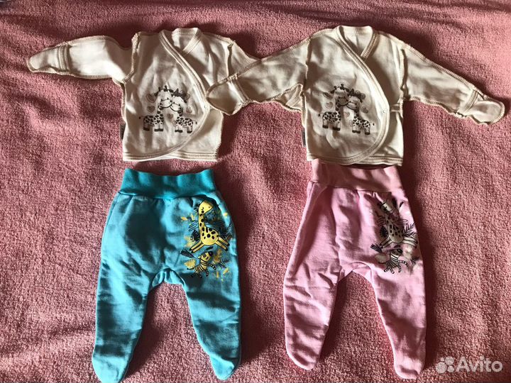 Одежда для девочки и мальчика из двойни на выписку