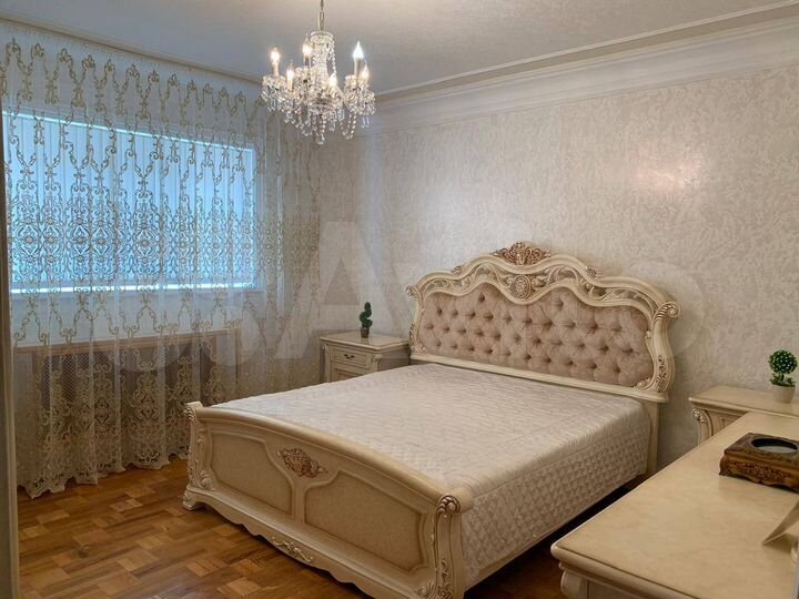 Дом 298 м² на участке 6 сот.