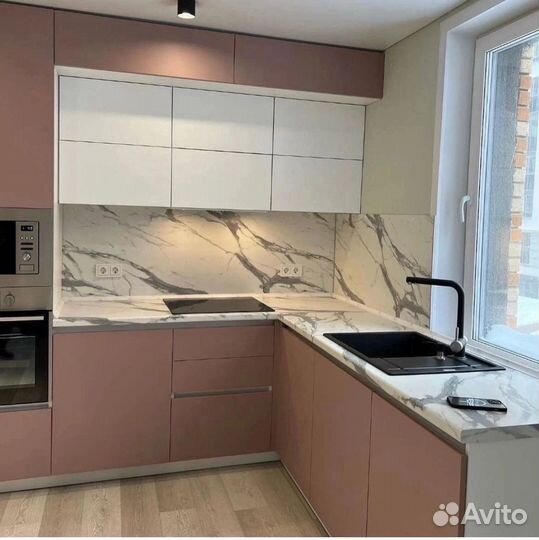 Угловая кухня до потолка за месяц в рассрочку