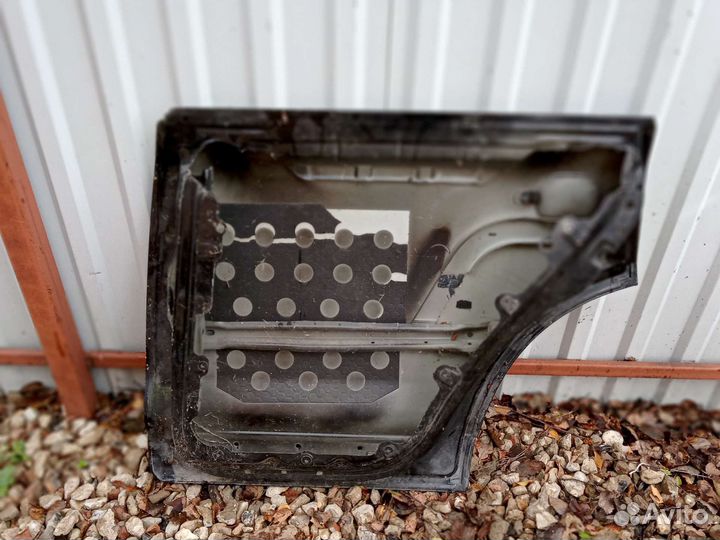 Задняя правая дверь Фольксваген Тоуарег 1 Touareg