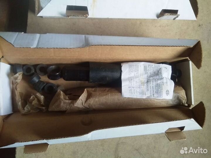 Стойка амортизатора нива