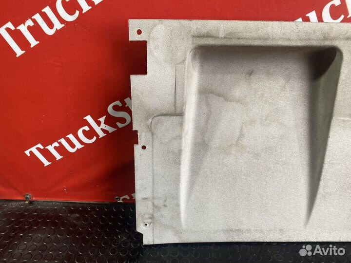 Обшивка салона левая Daf XF106