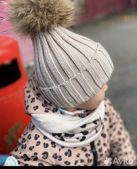 Шапка с мехом енота для девочки