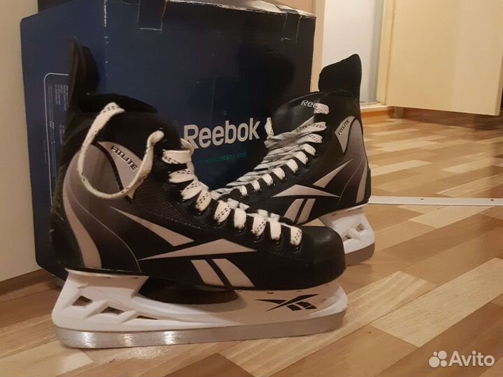 Хоккейные коньки Reebok. размер 44
