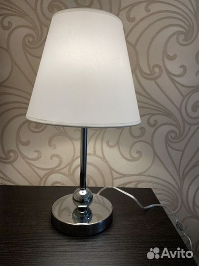 Лампа настольная