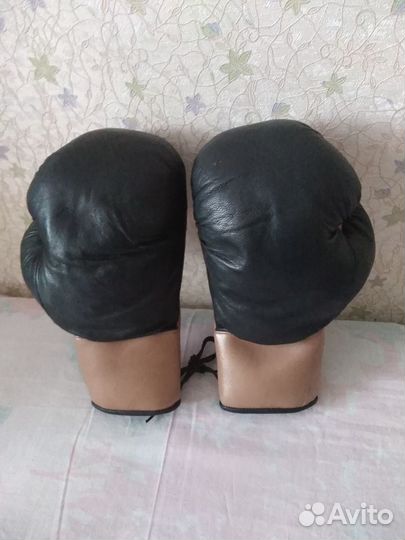 Боксерские перчатки