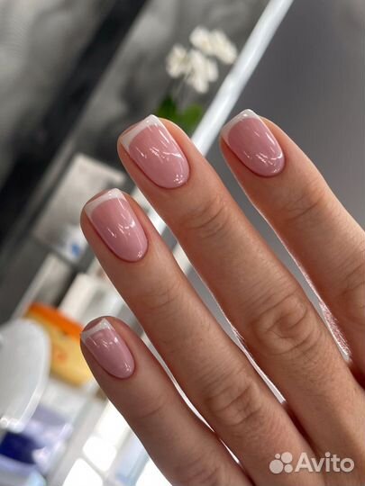 Маникюр и педикюр