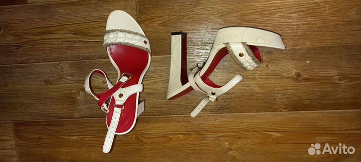 Отдам Босоножки