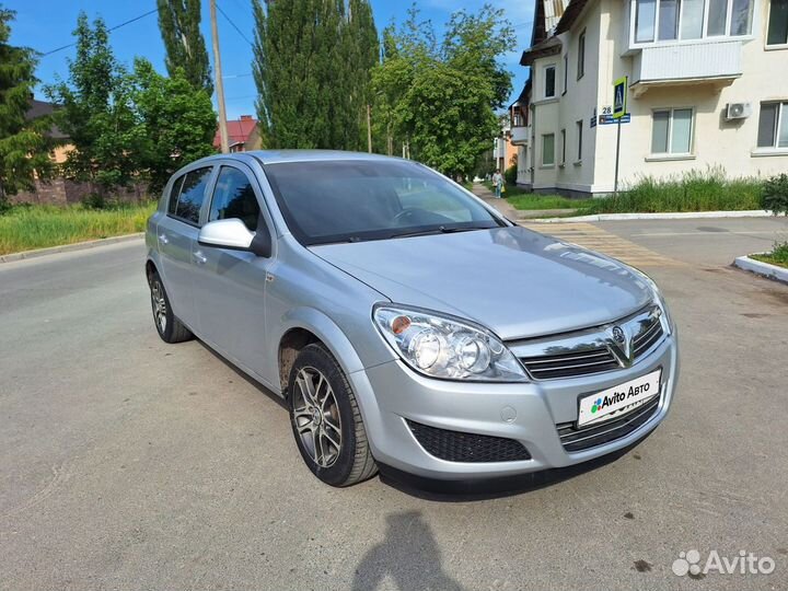 Opel Astra 1.6 МТ, 2011, 146 500 км