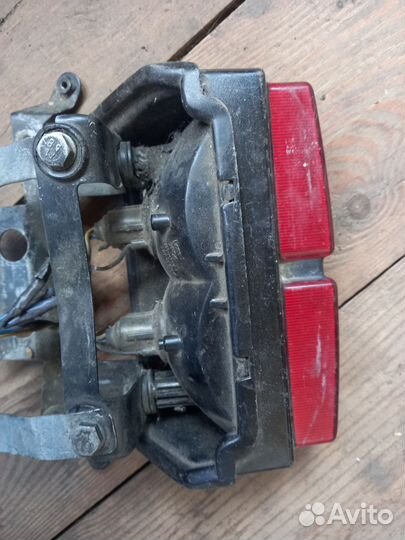 Задний фонарь fz400 fzs600