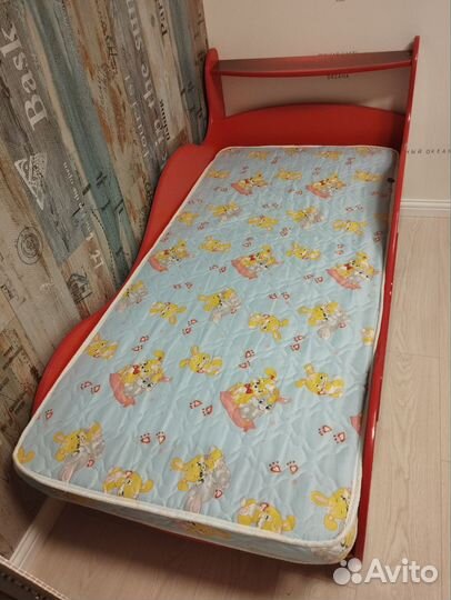 Детская кровать машина бу и стелаж
