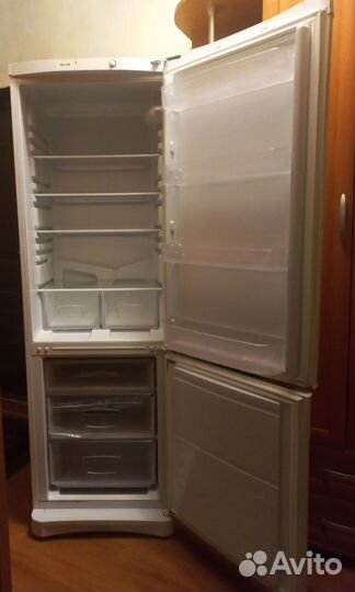 Холодильник бу Indesit