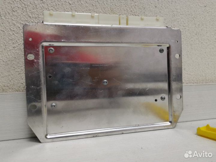 Блок управления пневмоподвески W222 Mercedes-Benz