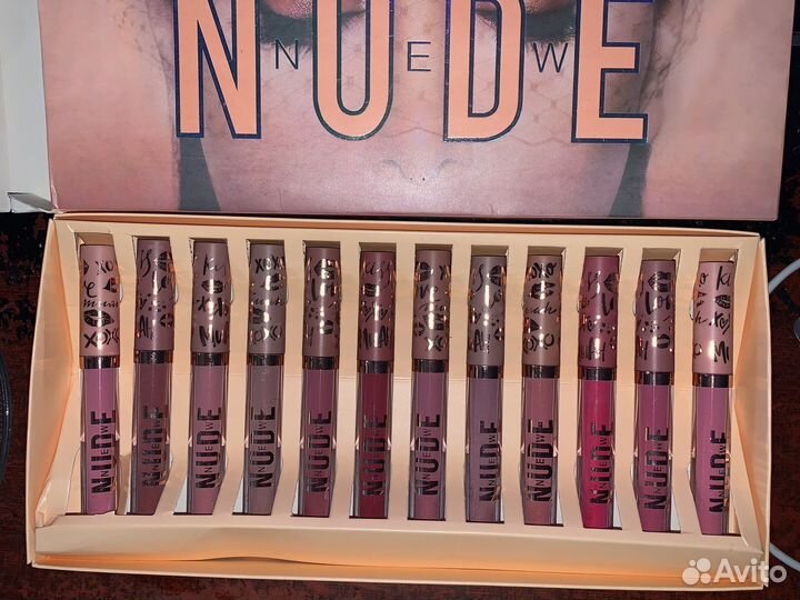 Помада для губ nude
