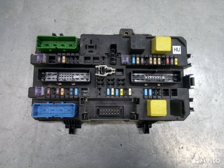 Блок предохранителей Opel Astra H 2004-2015