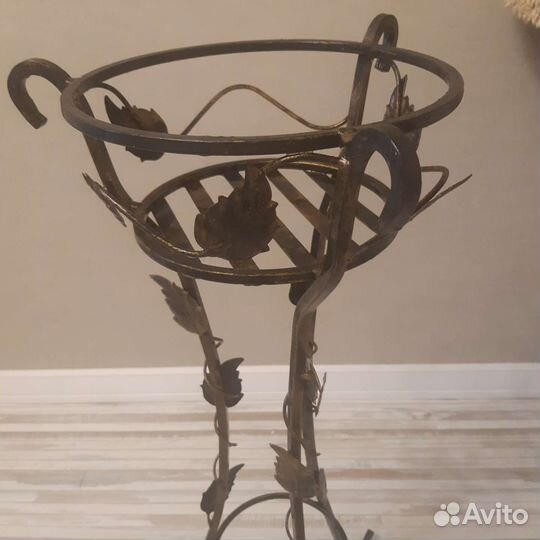 Подставка для цветов,металл,ковка