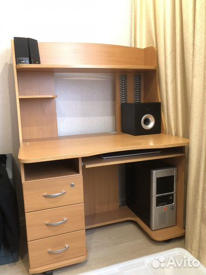 Компьютерный стол