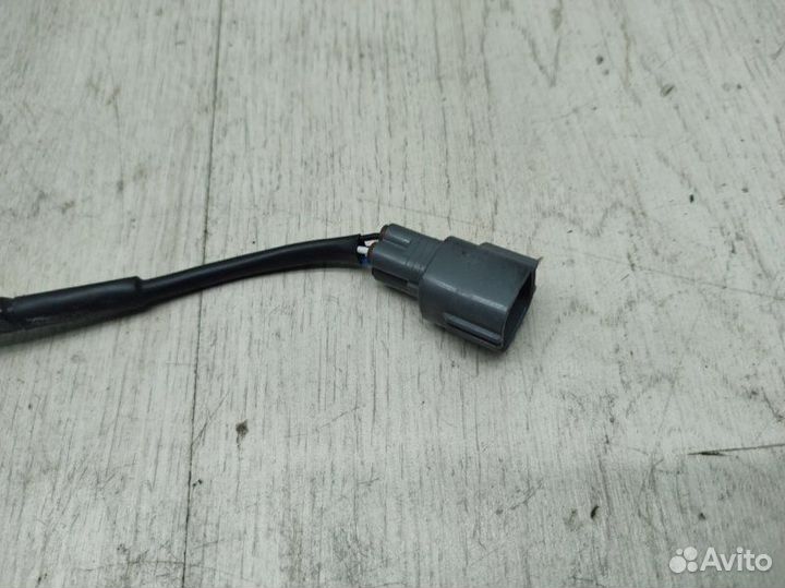Датчик кислорода Toyota Avensis 2 AZT250 2.0