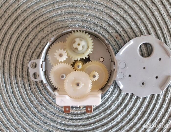 Мотор вращения; др запчасти для свч