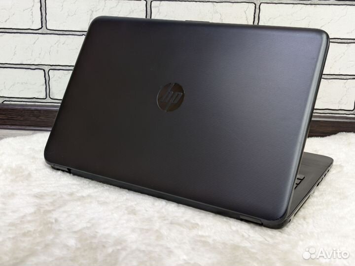 HP / i5-7200U / Radeon R5 M330 /8GB DDR4/SSD 240Gb