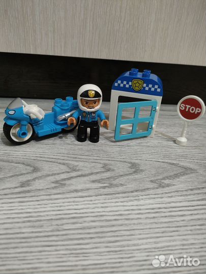 Lego duplo полицейский