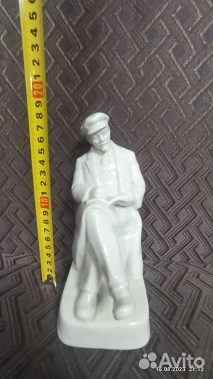 Статуэтка Ленина