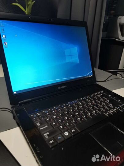 Ноутбук Samsung R560