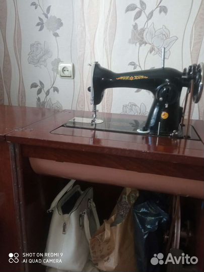 Швейная машина ножная